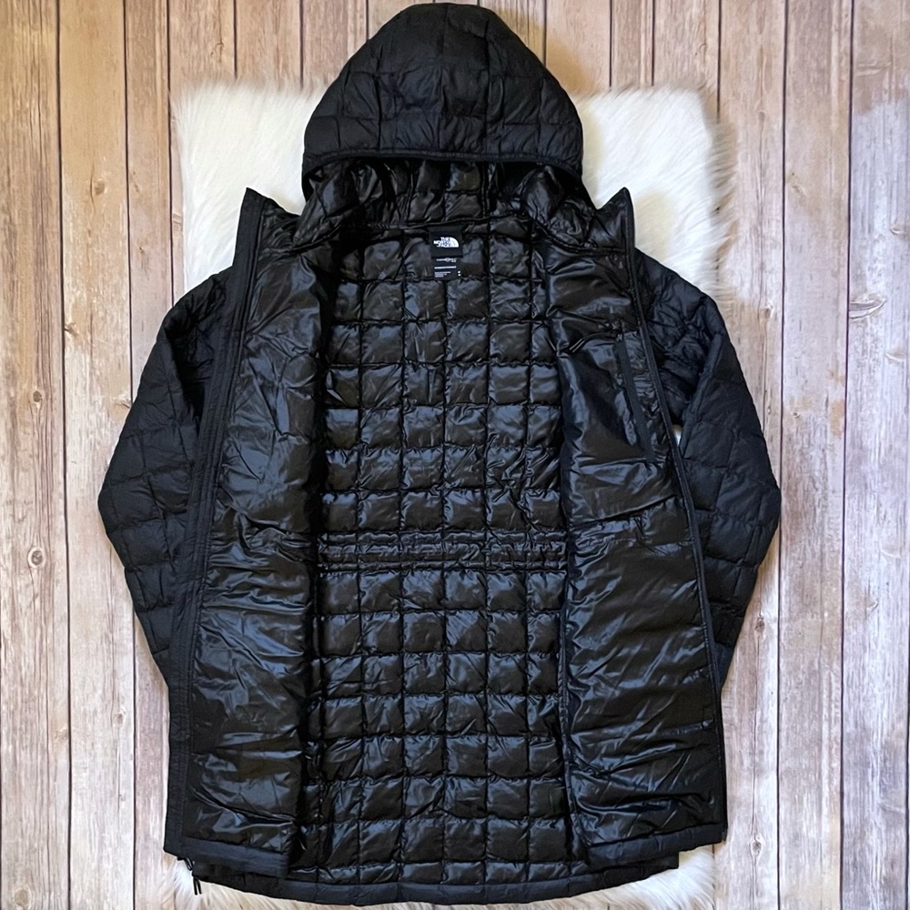 The North Face Women’s ThermoBall Eco Parka In Black - Picture 4 of 8